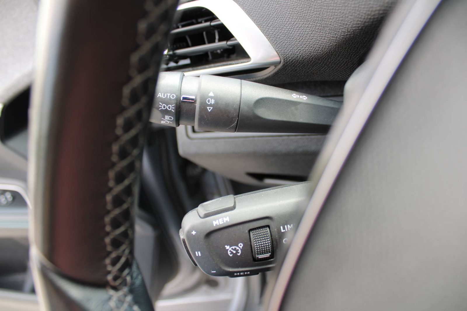 2022 Peugeot 3008 — fotografija 16