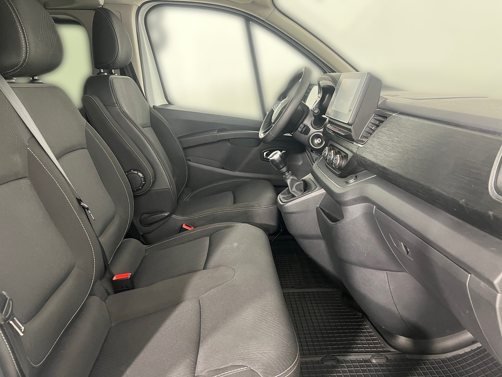 2023 Renault Trafic — fotografija 22