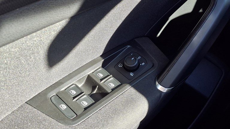 2020 Volkswagen Touran — fotografija 21