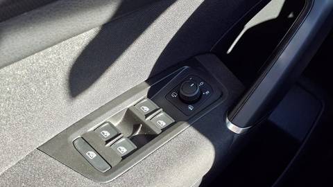 2020 Volkswagen Touran — sličica 21