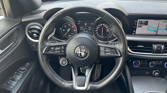 2022 Alfa Romeo Stelvio — fotografija 12
