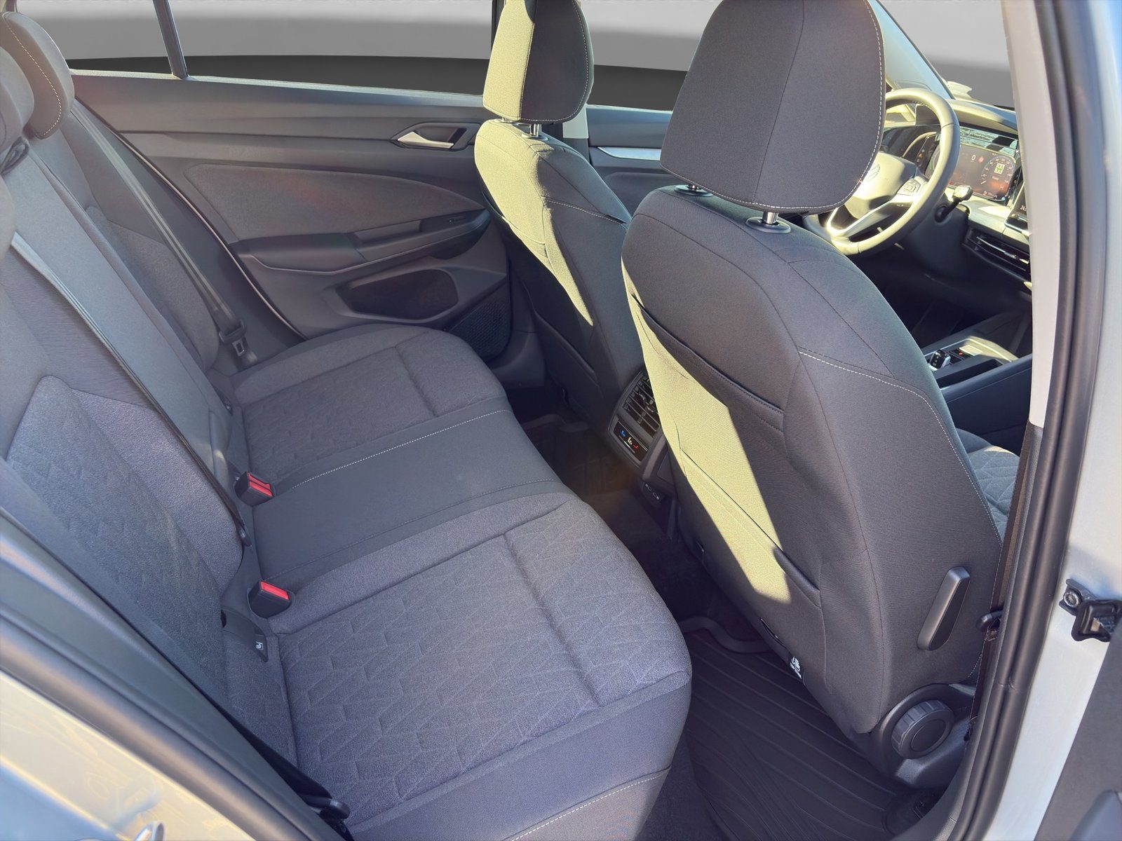 2025 Volkswagen Golf — fotografija 17