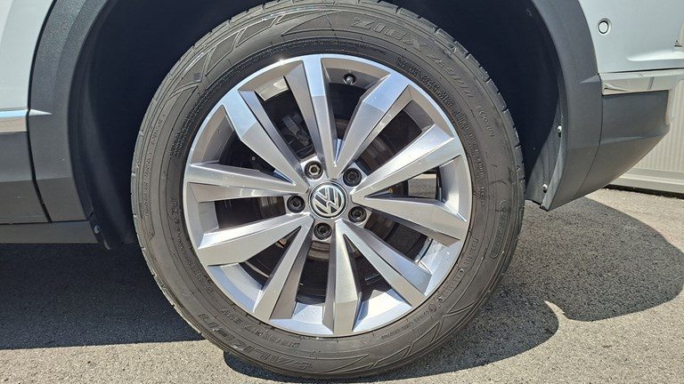 2019 Volkswagen T-Roc — fotografija 24