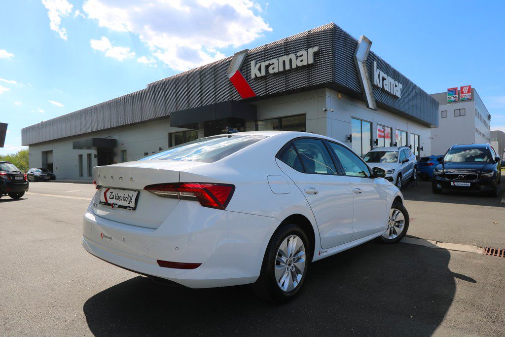 2022 Škoda Octavia — fotografija 15