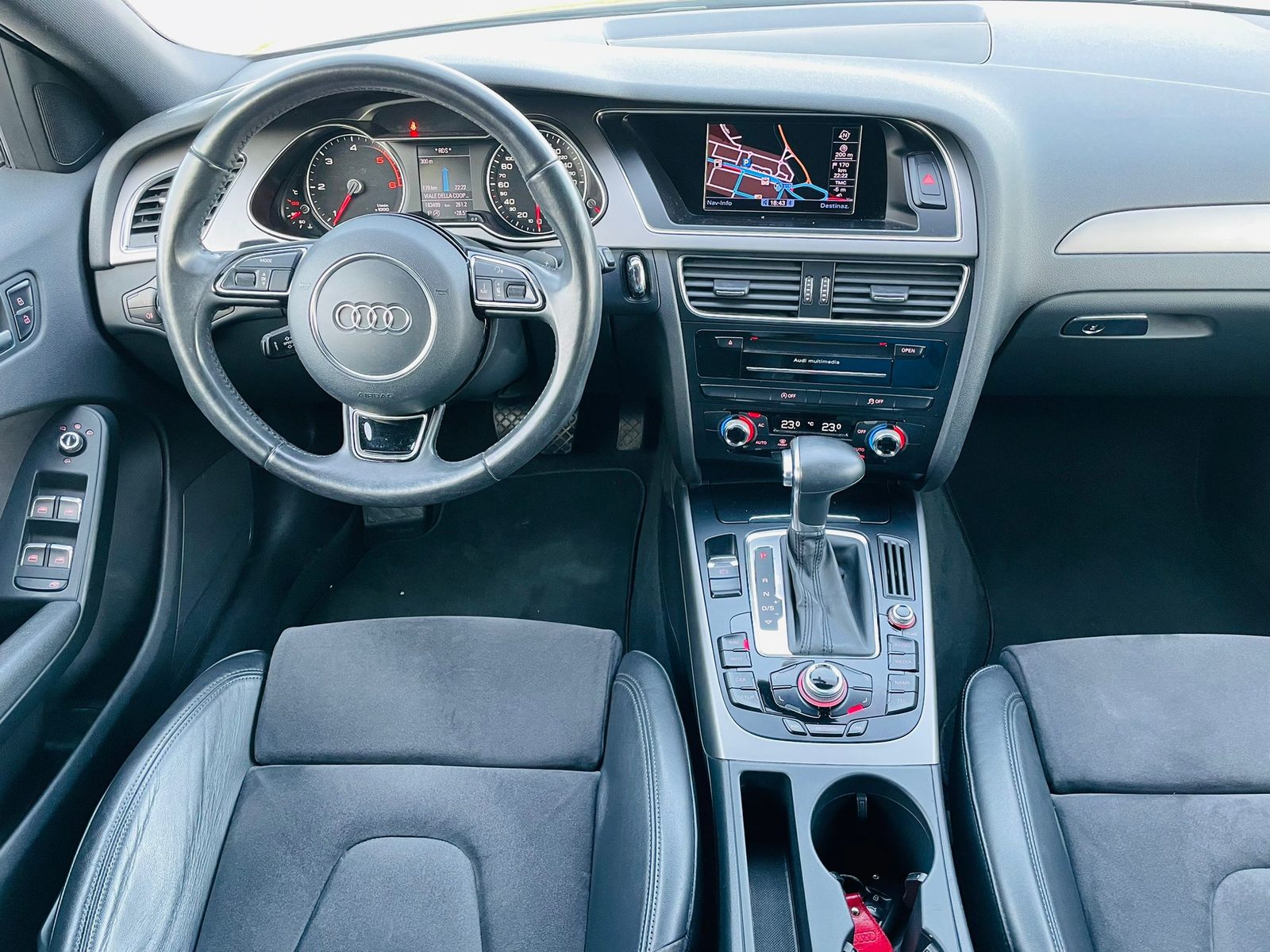 2012 Audi A4 — fotografija 8