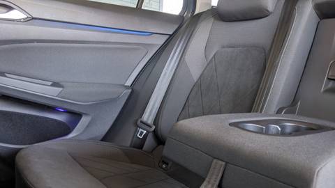 2022 Volkswagen Golf — sličica 24