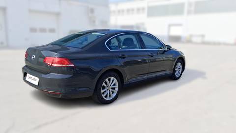 2017 Volkswagen Passat — sličica 7