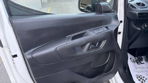 2022 Opel Combo van — sličica 12