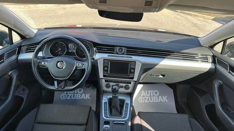 2017 Volkswagen Passat — sličica 11