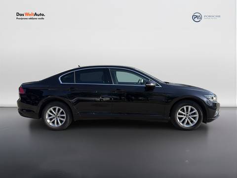 2021 Volkswagen Passat — sličica 4