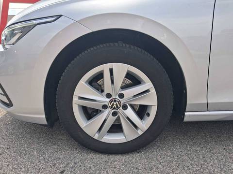 2024 Volkswagen Golf — sličica 15