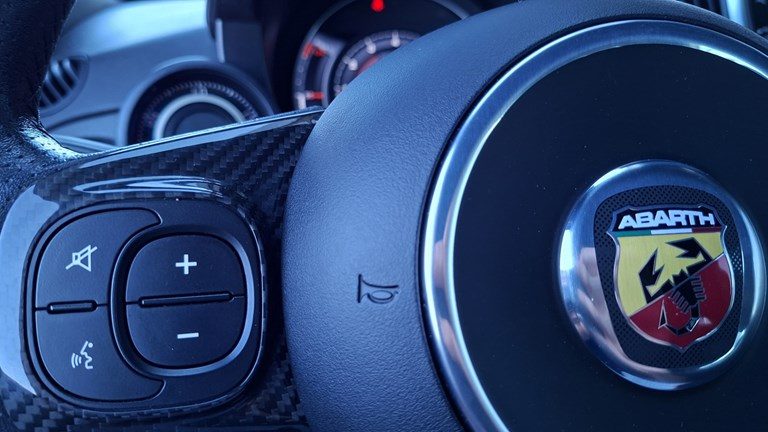 2020 Fiat Abarth — fotografija 15