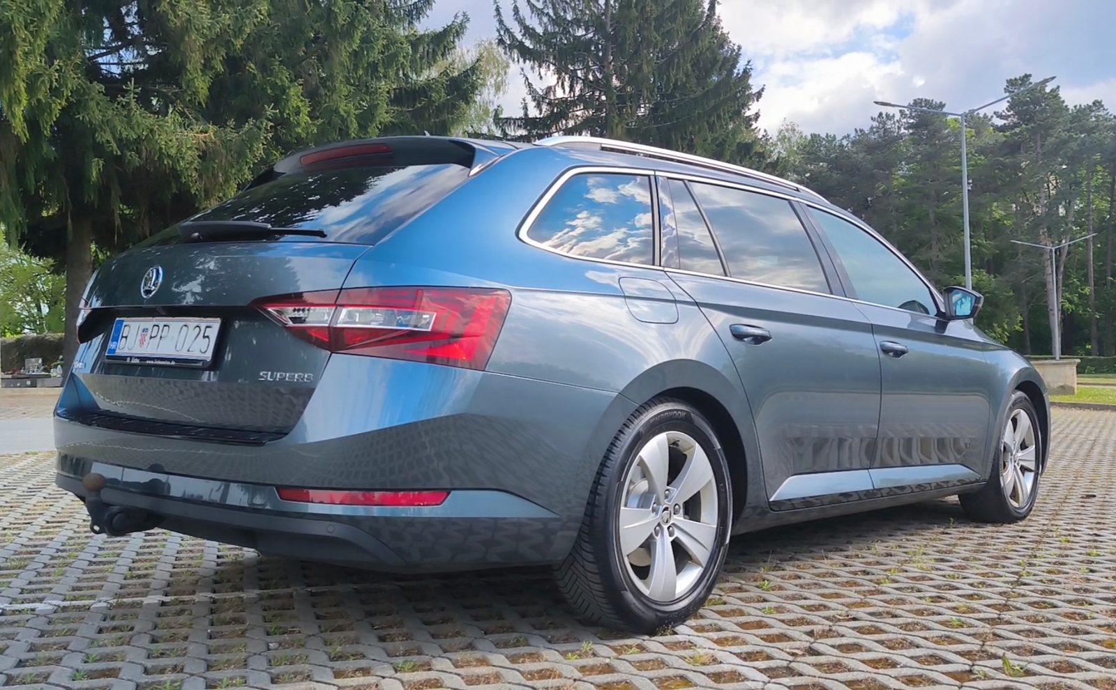 2019 Škoda Superb — fotografija 16