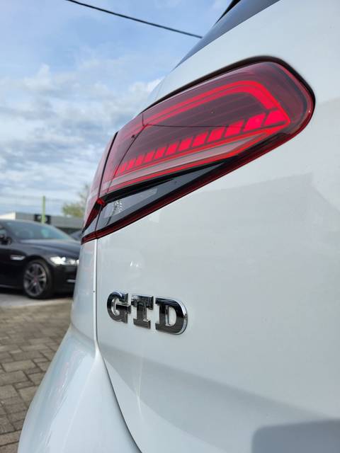 2017 Volkswagen Golf VII — sličica 23