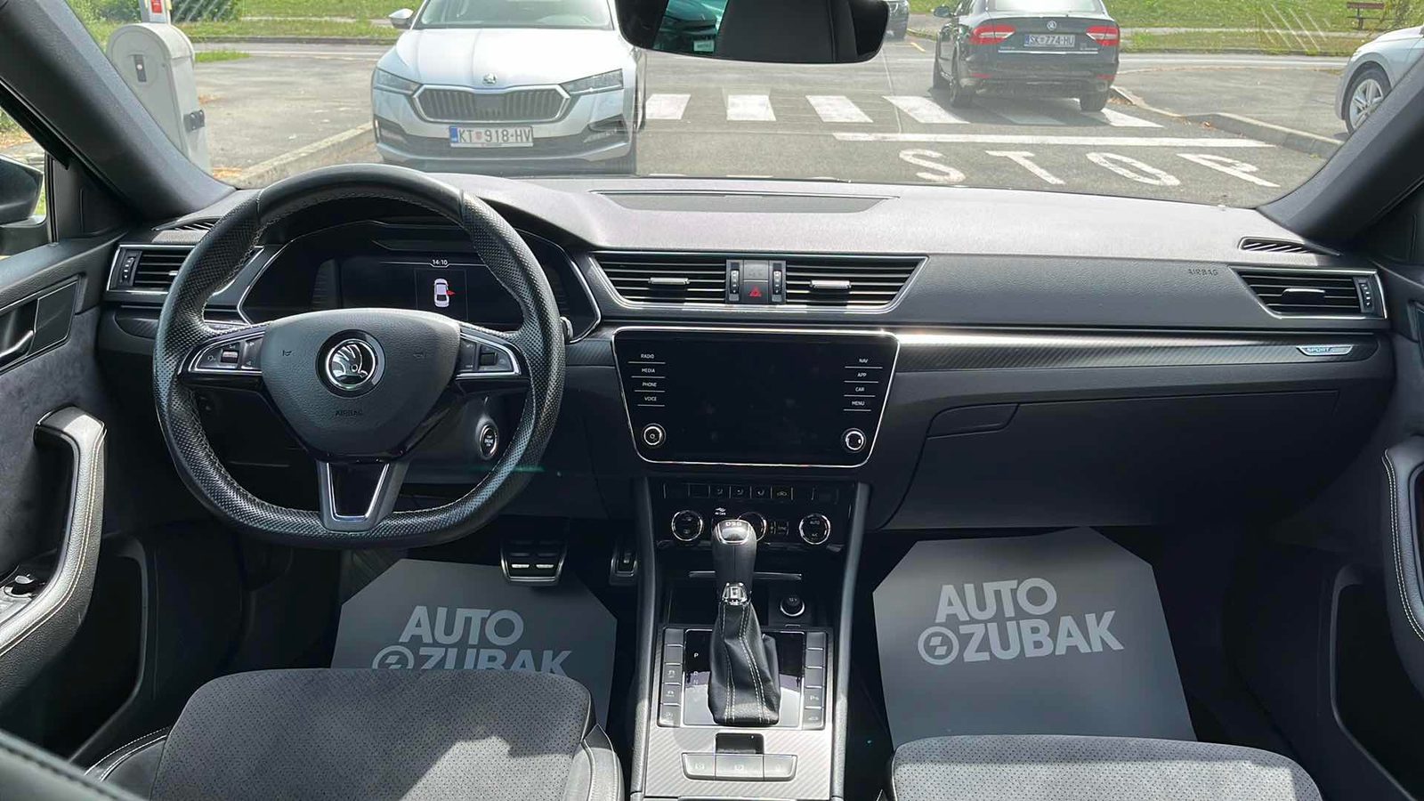 2020 Škoda Superb — fotografija 11