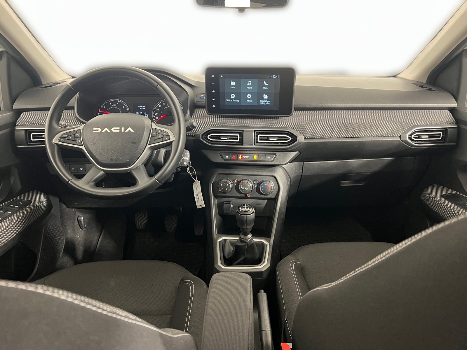 2023 Dacia Sandero — fotografija 18