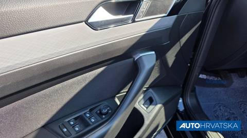 2022 Volkswagen Passat — sličica 6