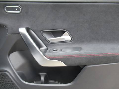 2025 Mercedes-Benz CLA — sličica 9