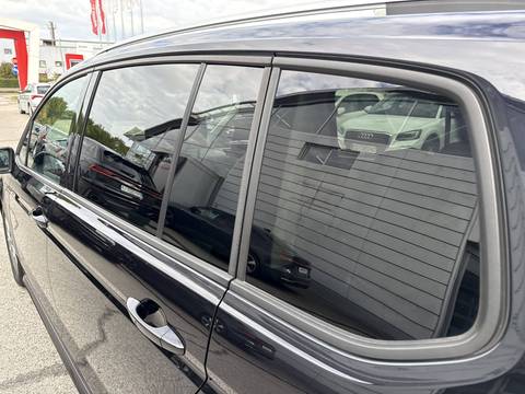 2022 Volkswagen Touran — sličica 16