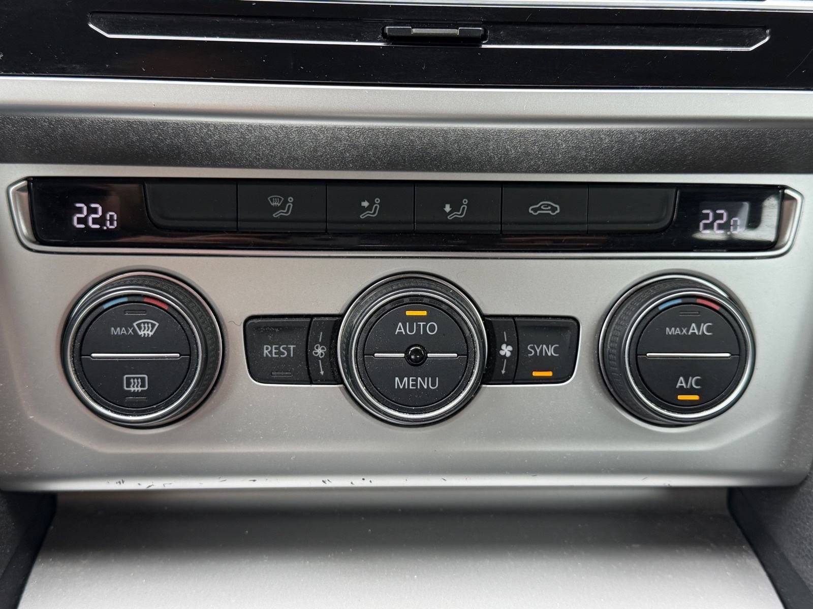 2019 Volkswagen Passat — fotografija 15