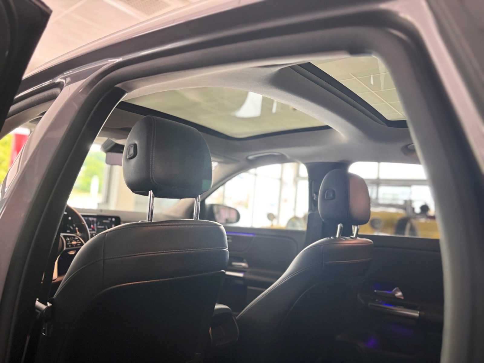 2021 Mercedes-Benz GLA — fotografija 24