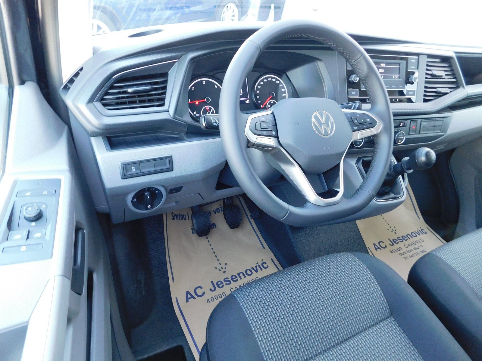 2024 Volkswagen Caravelle — fotografija 8