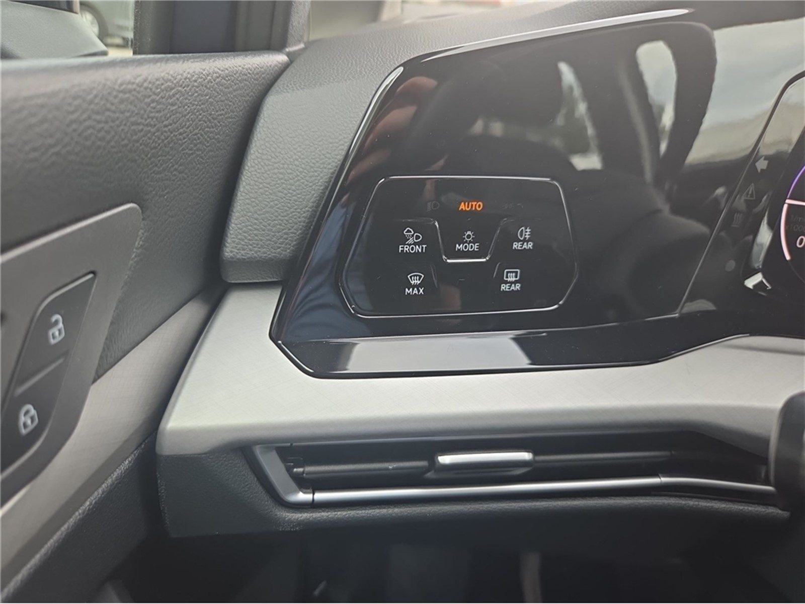 2021 Volkswagen Golf — fotografija 15
