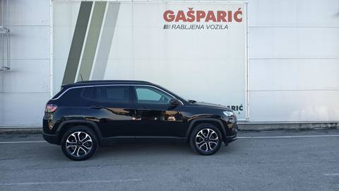 2023 Jeep Compass — sličica 3