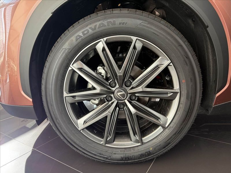 2036 Lexus LBX — fotografija 6