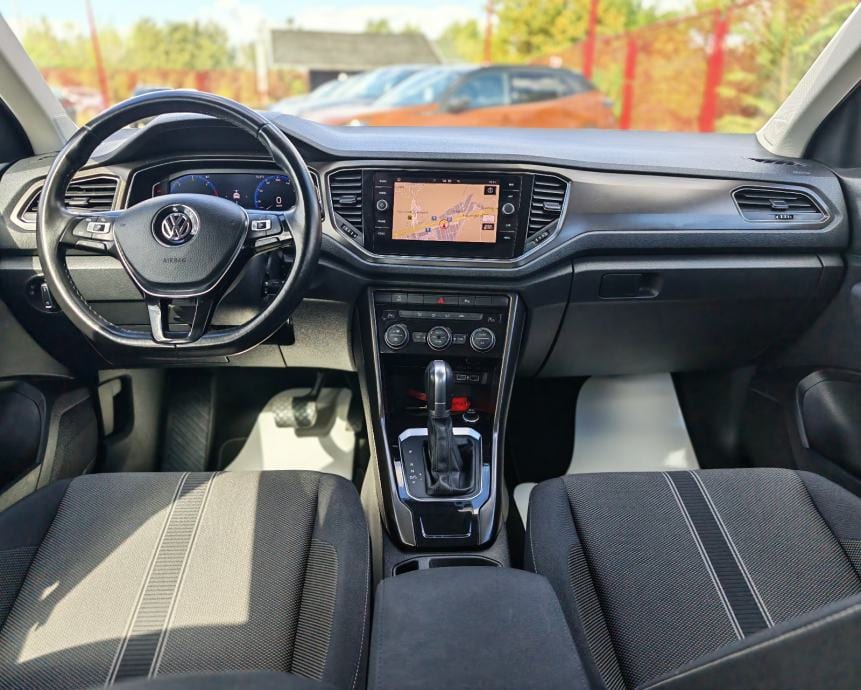 2019 Volkswagen T-Roc — fotografija 11