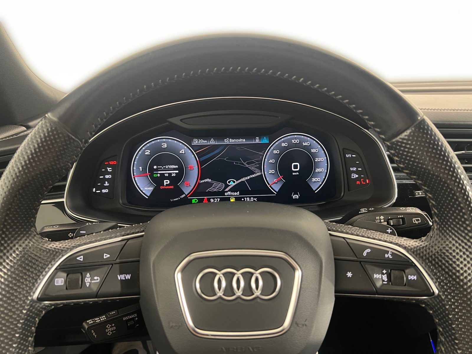 2018 Audi Q8 — fotografija 16