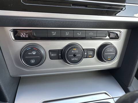 2017 Volkswagen Passat — sličica 30
