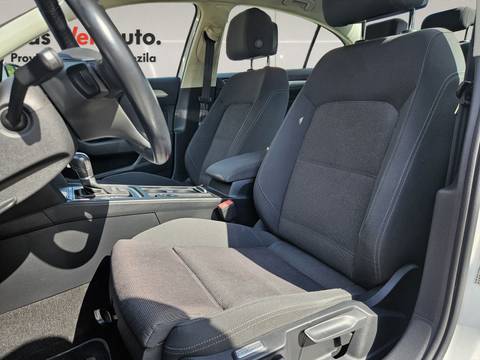 2019 Volkswagen Passat — sličica 11