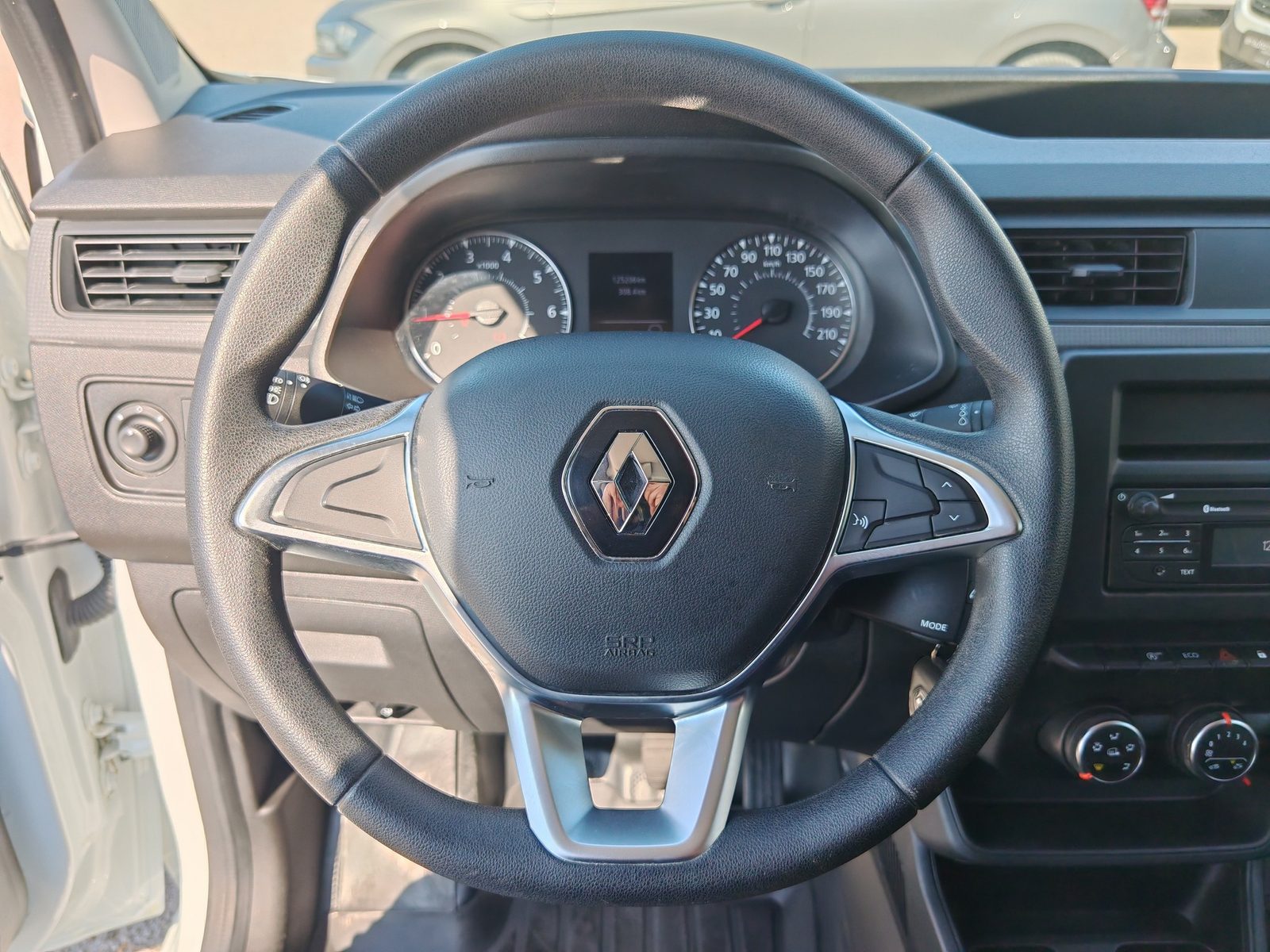 2022 Renault Express — fotografija 12