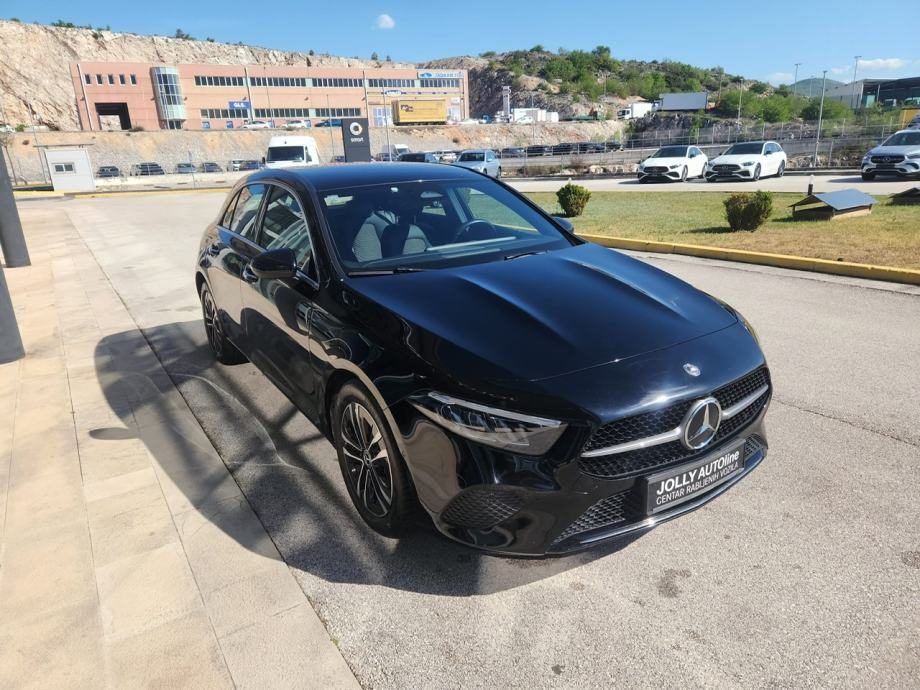 2023 Mercedes-Benz A-klasa — fotografija 3
