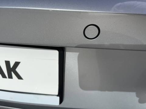 2023 Volkswagen Golf — sličica 16
