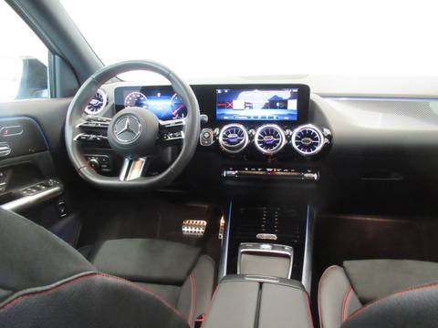 2025 Mercedes-Benz GLA — sličica 13