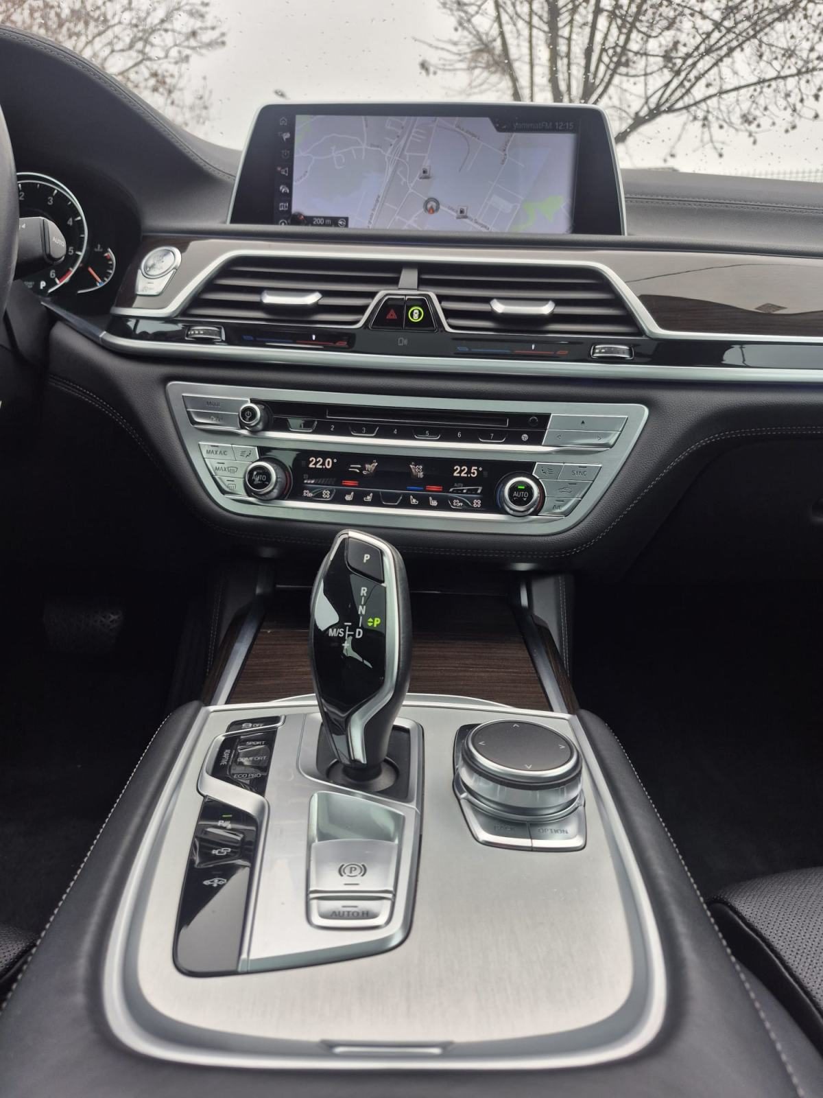 2016 BMW Serija 7 — fotografija 18
