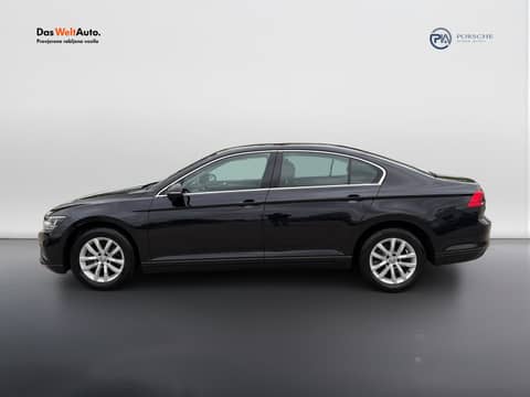 2020 Volkswagen Passat — sličica 2