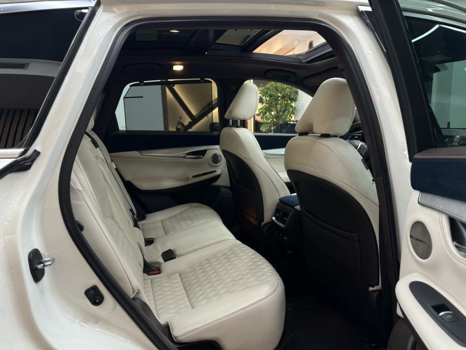 2019 Infiniti QX50 — fotografija 16