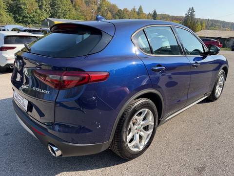 2020 Alfa Romeo Stelvio — sličica 2