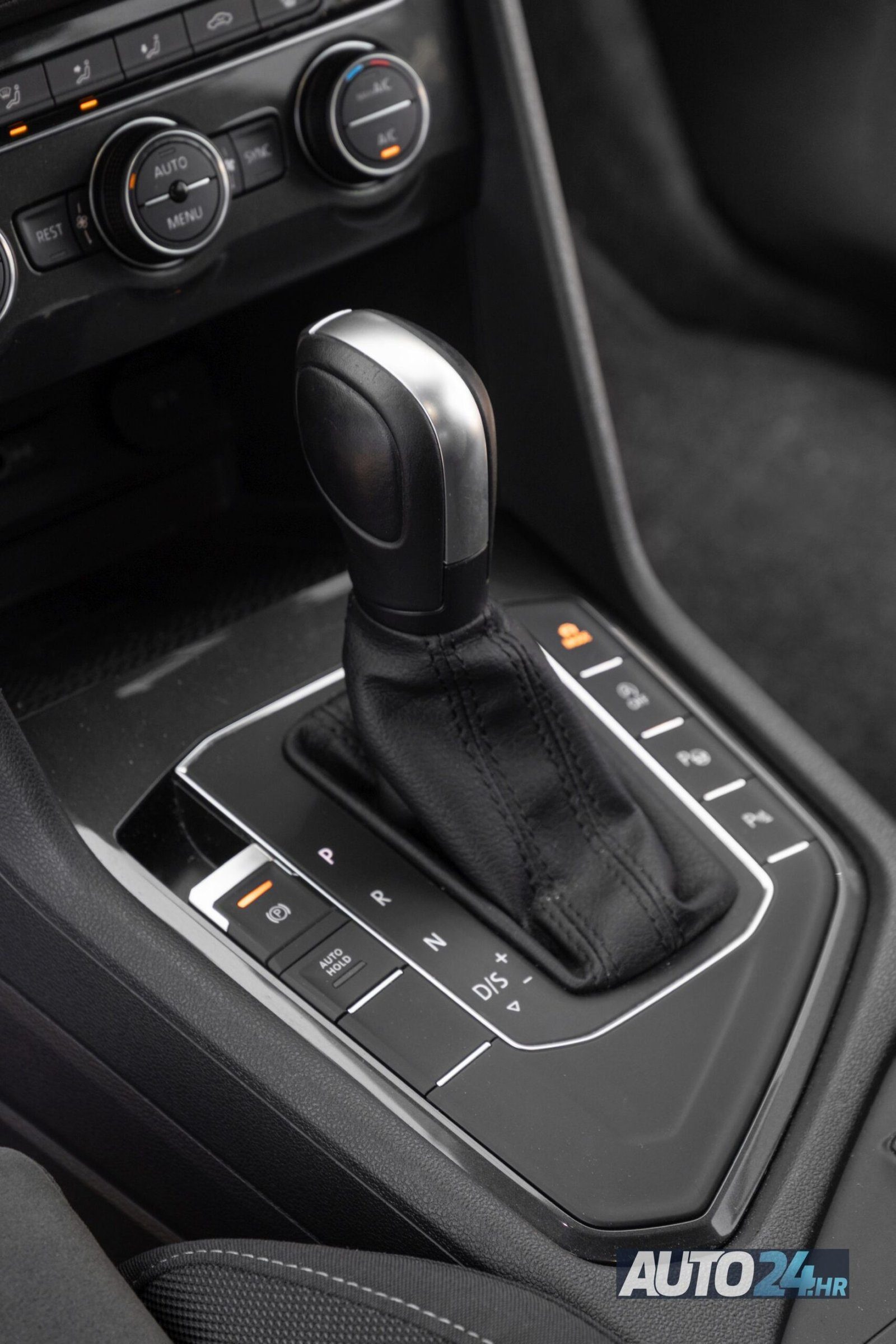 2020 Volkswagen Tiguan R-Line — fotografija 22