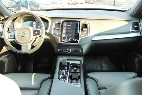 2022 Volvo XC90 — sličica 13