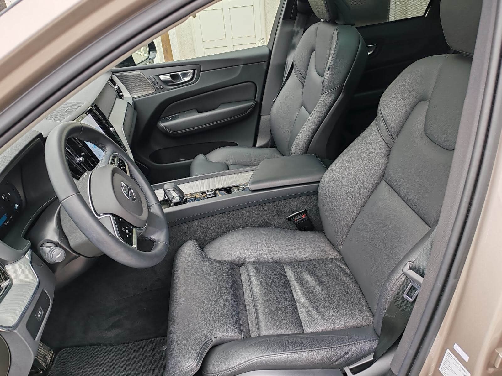 2023 Volvo XC60 — fotografija 15