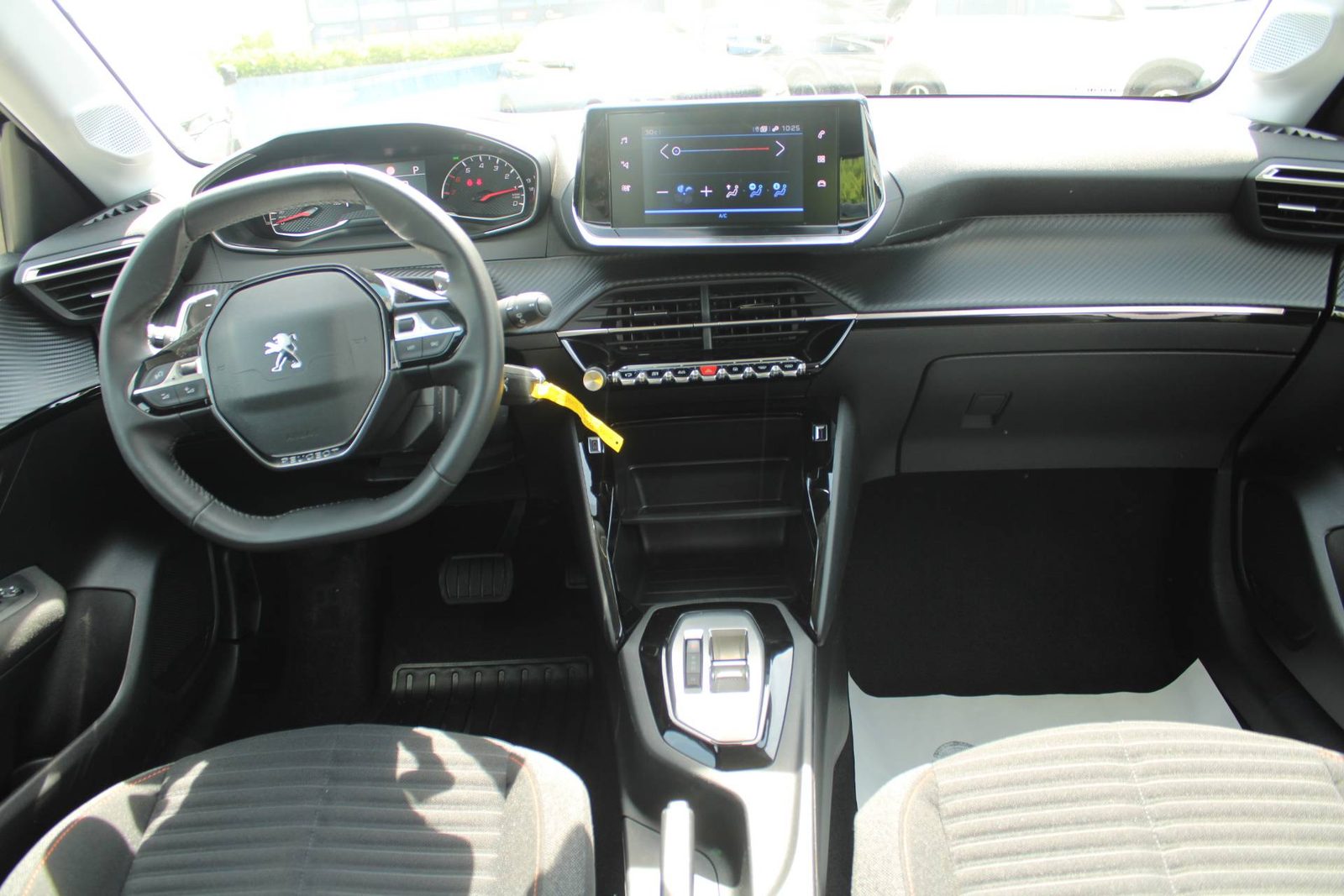 2023 Peugeot 208 — fotografija 12
