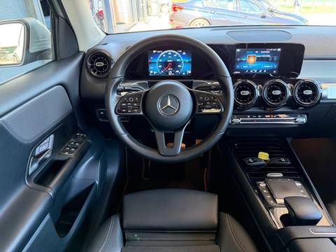2023 Mercedes-Benz GLB — sličica 9