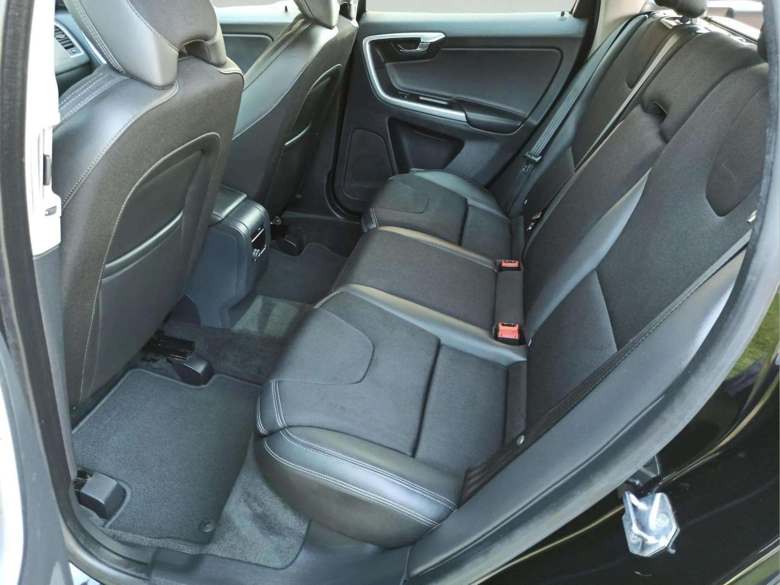 2016 Volvo XC60 — fotografija 16