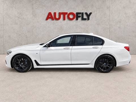 2017 BMW Serija 7 M Sport — sličica 4