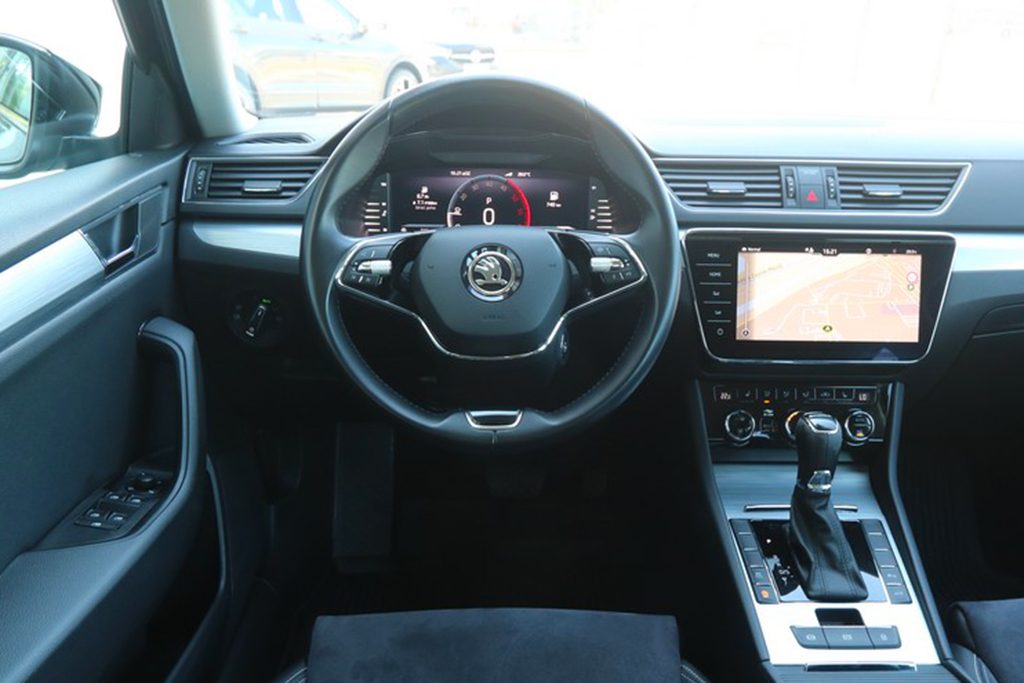 2022 Škoda Superb — fotografija 10
