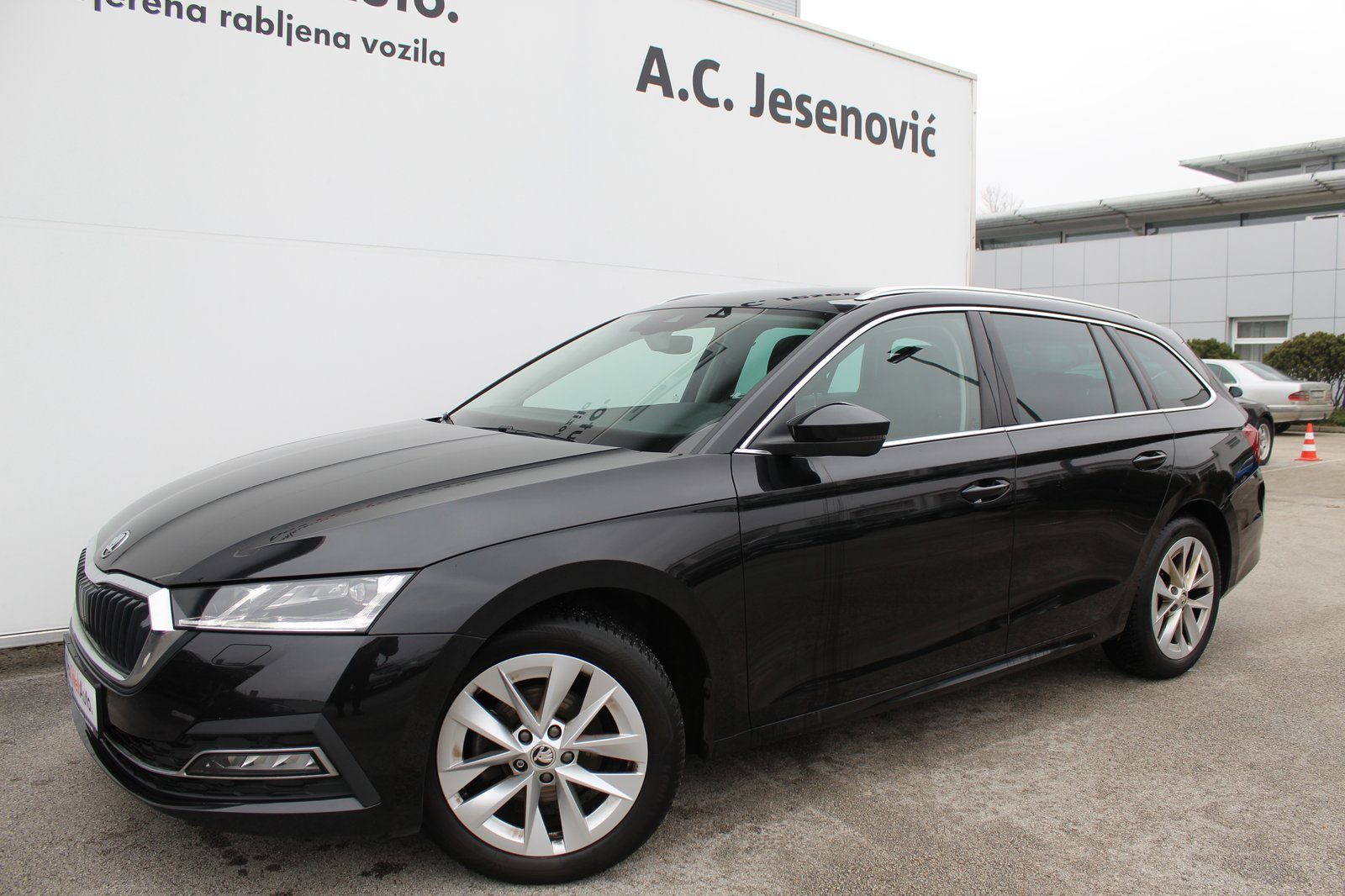 2022 Škoda Octavia Combi — fotografija 7